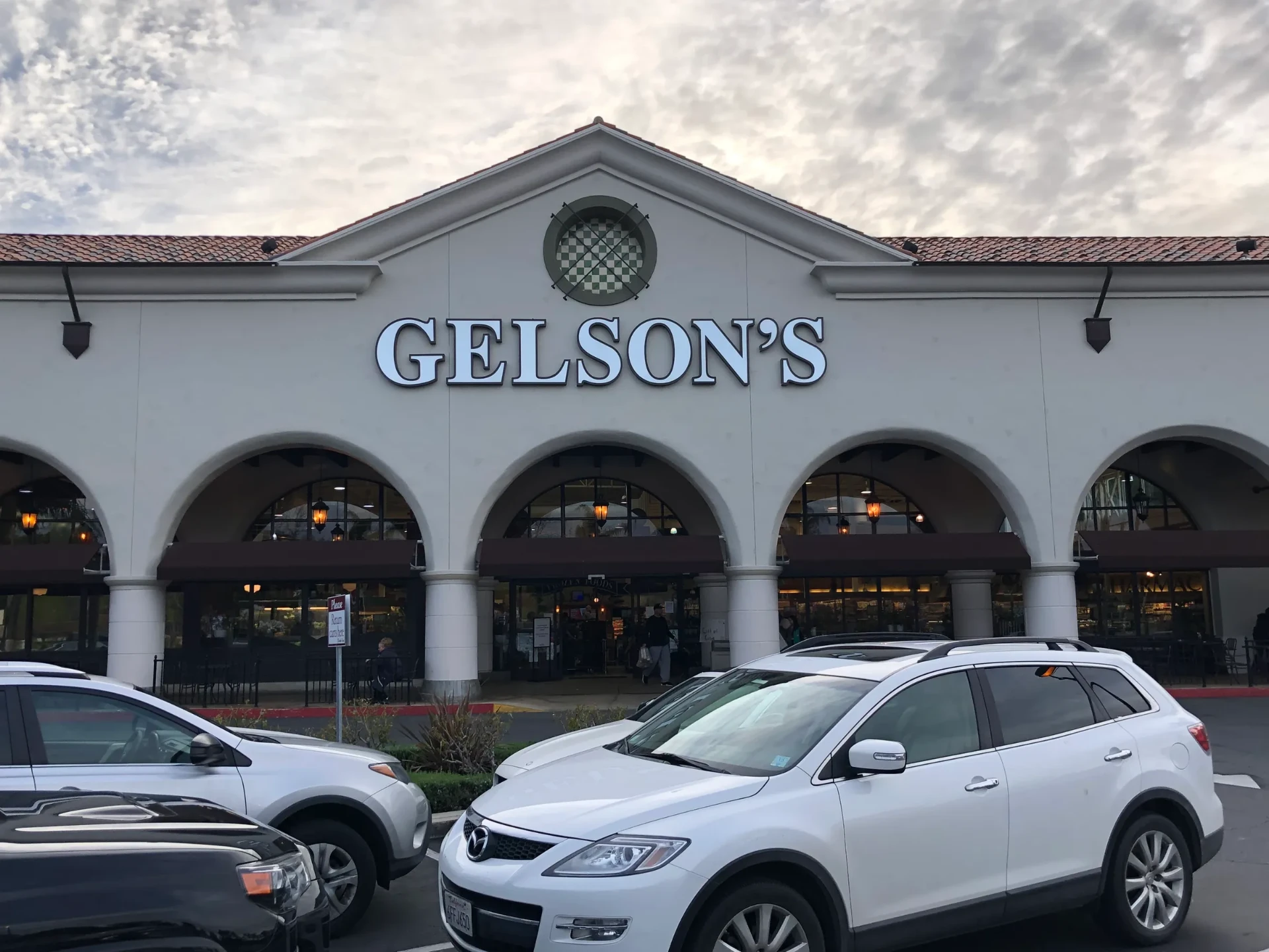 Gelson’s storefront channel letters